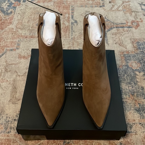 New-Kenneth Cole Women's Kara Loafer, size 9 - Picture 5 of 15